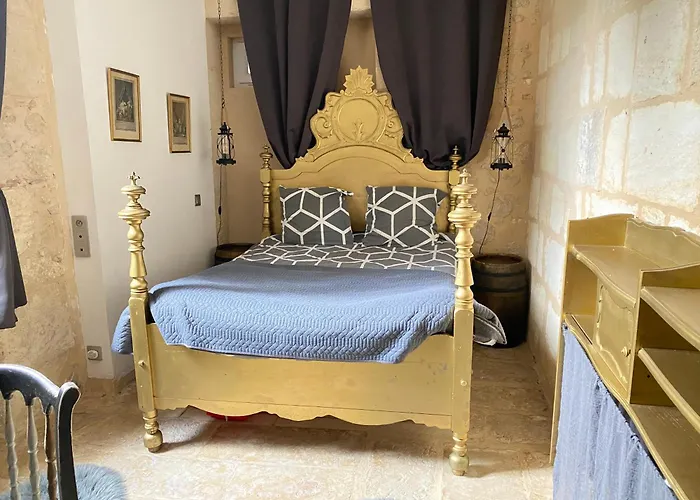 Le Cachot De St Cricq *